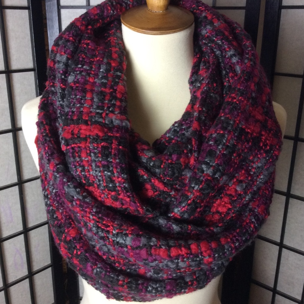 ❤️Apt. 9 Multi Color Infinity Scarf!
